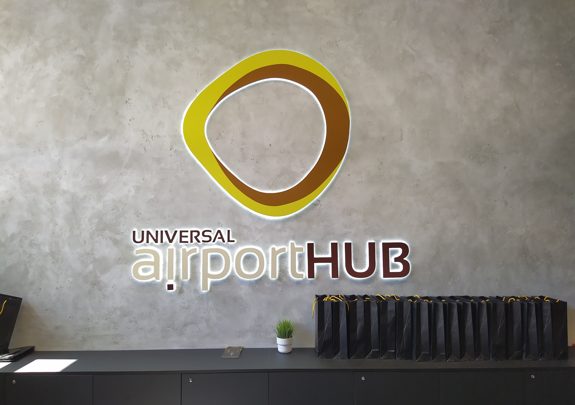AirportHUB